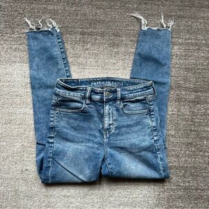 Lightwash American Eagle Jeans Distressed